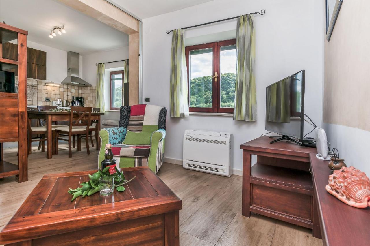Villa Holiday Home Zvecanje Екстериор снимка