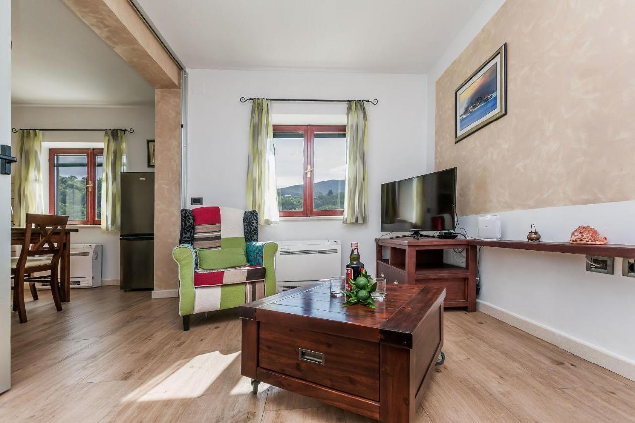 Villa Holiday Home Zvecanje Екстериор снимка