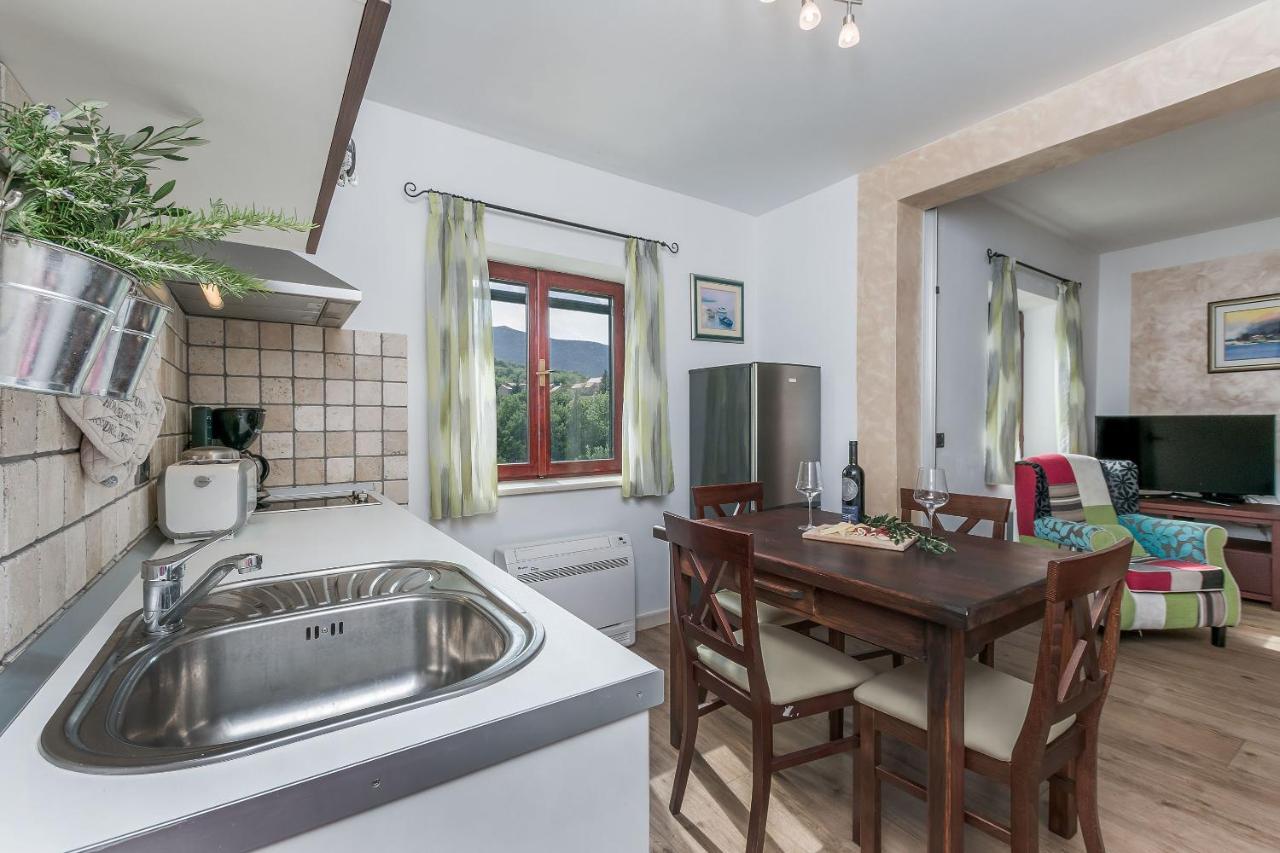 Villa Holiday Home Zvecanje Екстериор снимка
