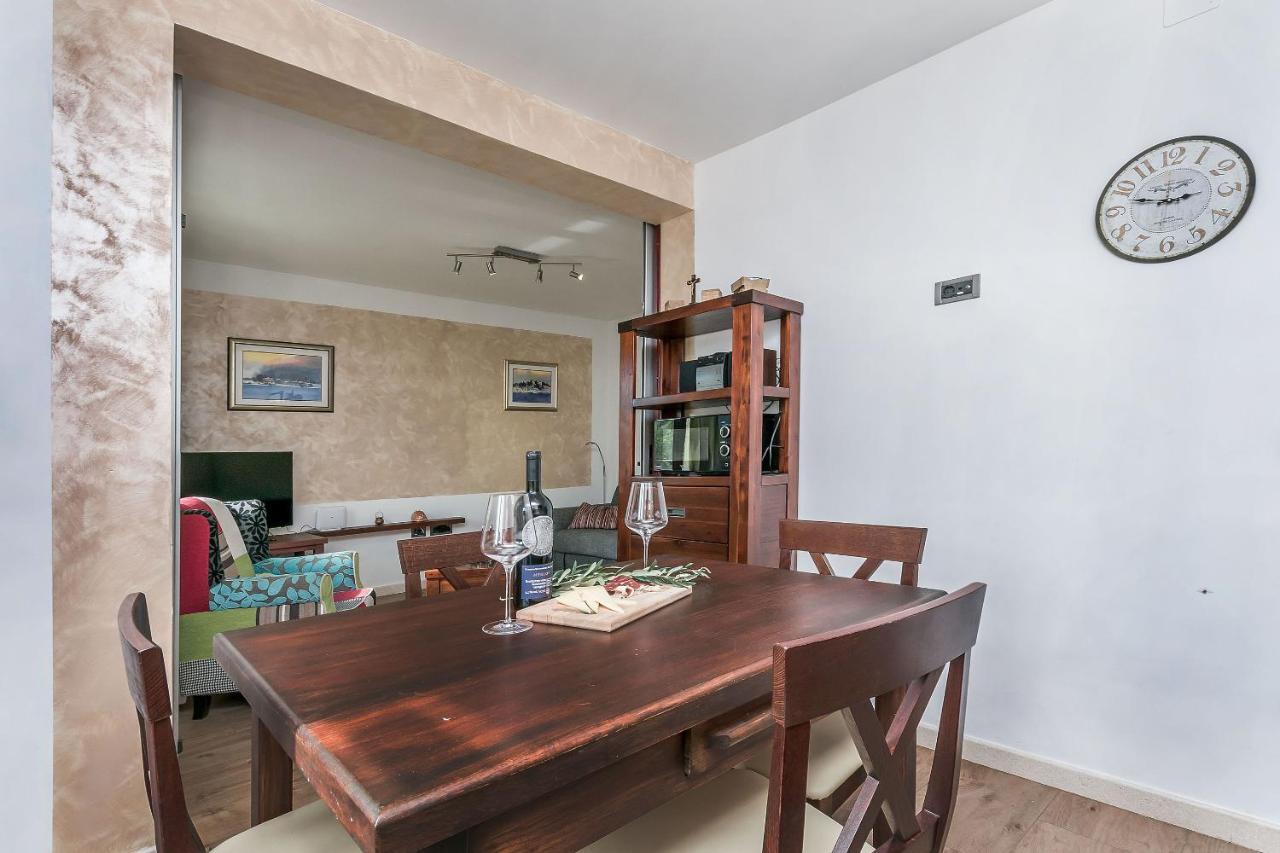 Villa Holiday Home Zvecanje Екстериор снимка