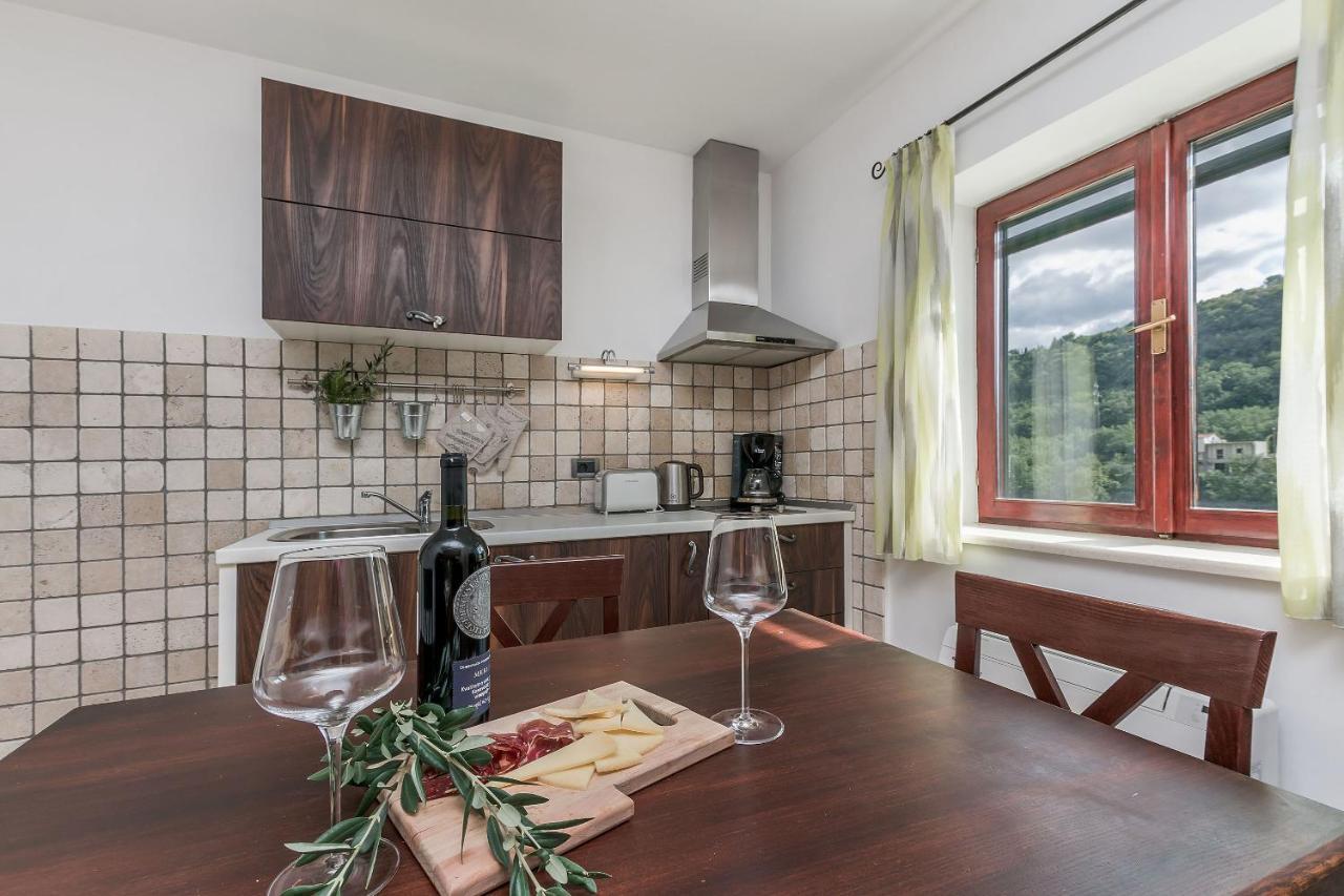 Villa Holiday Home Zvecanje Екстериор снимка