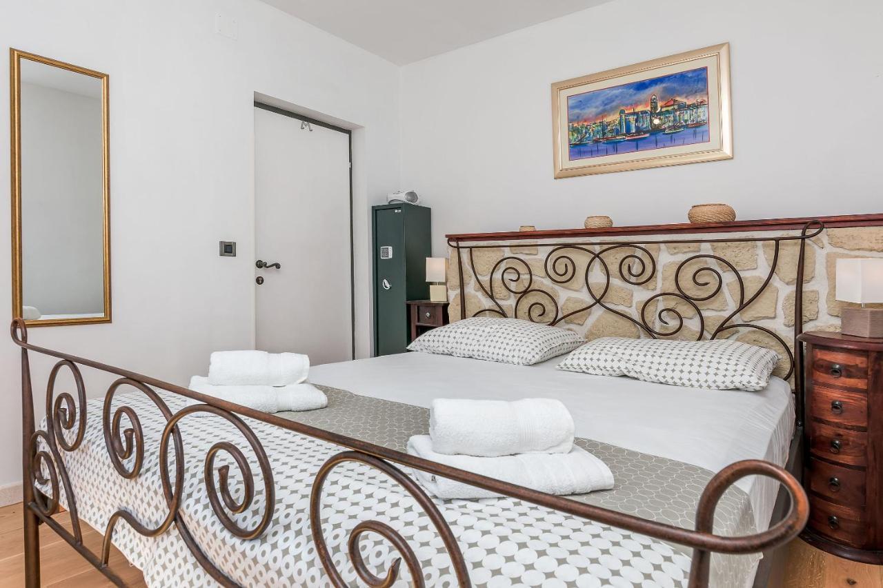 Villa Holiday Home Zvecanje Екстериор снимка
