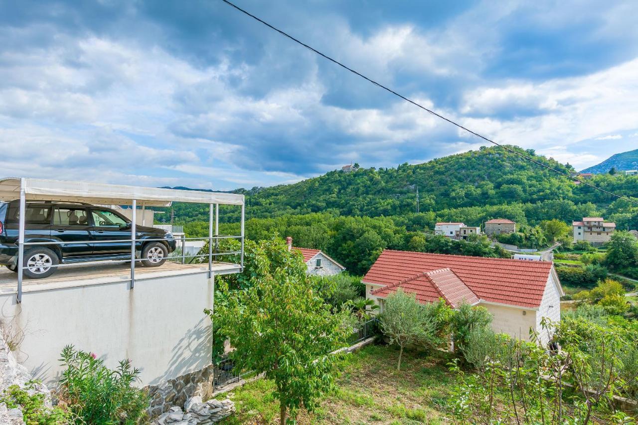 Villa Holiday Home Zvecanje Екстериор снимка