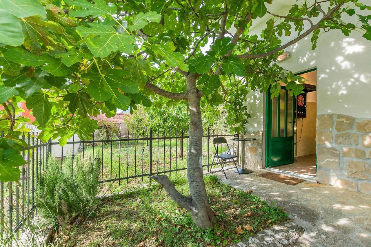 Villa Holiday Home Zvecanje Екстериор снимка