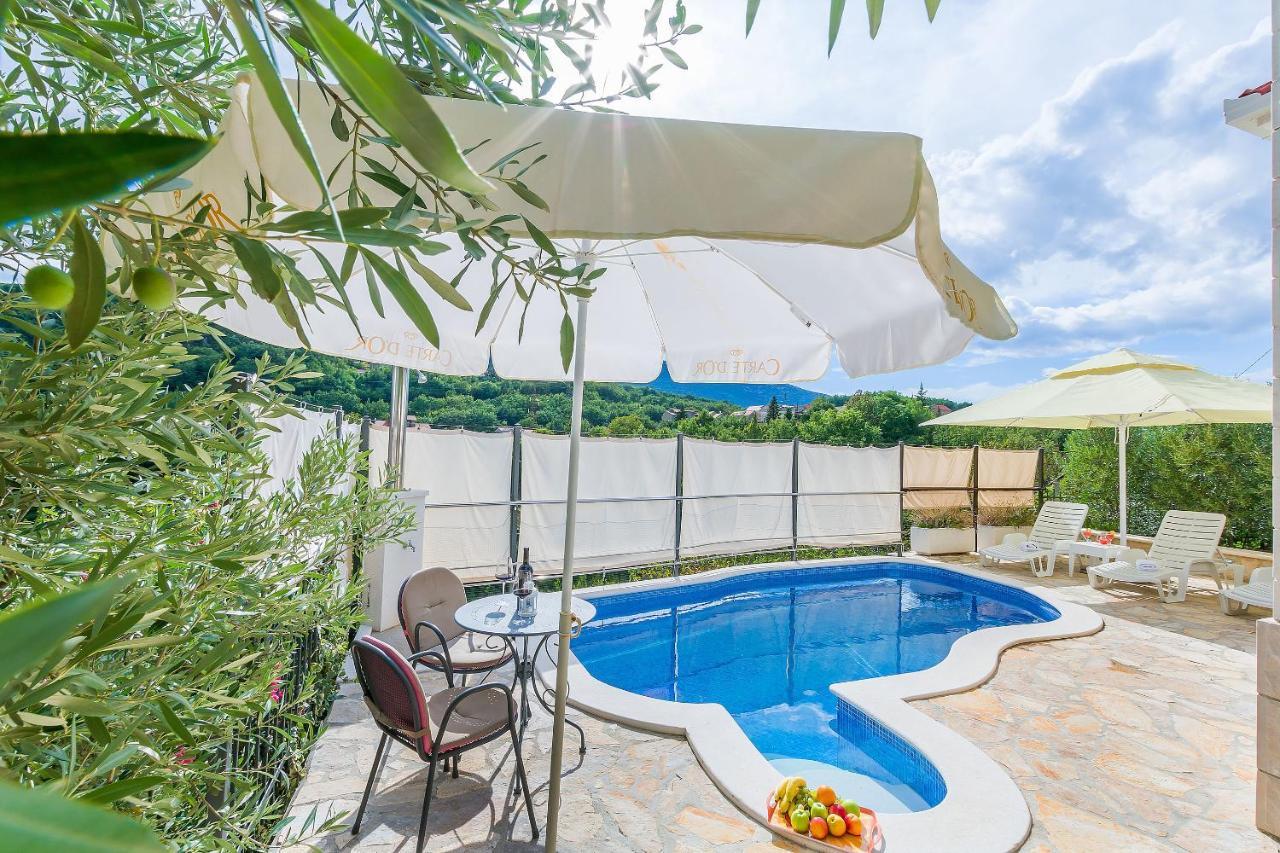 Villa Holiday Home Zvecanje Екстериор снимка